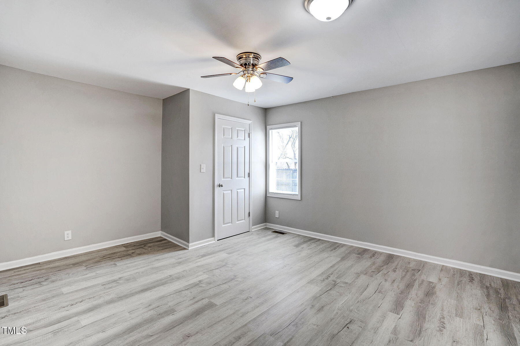 352 Old Crow Road Newton Grove, NC 28366 - Photo 16 of 30 16-web-or-mls-352 Old Crow Rd -23-1