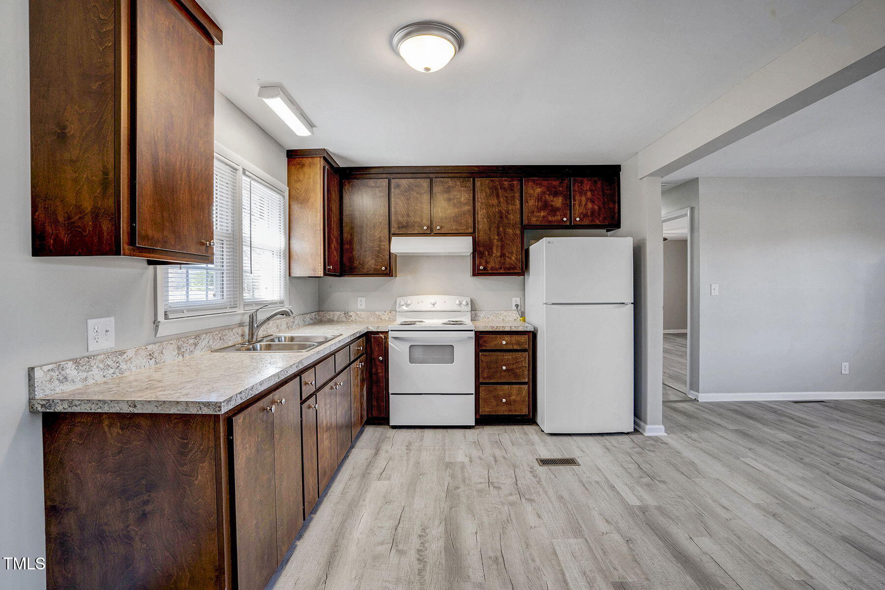 352 Old Crow Road Newton Grove, NC 28366 - Photo 10 of 30 10-web-or-mls-352 Old Crow Rd -14-1