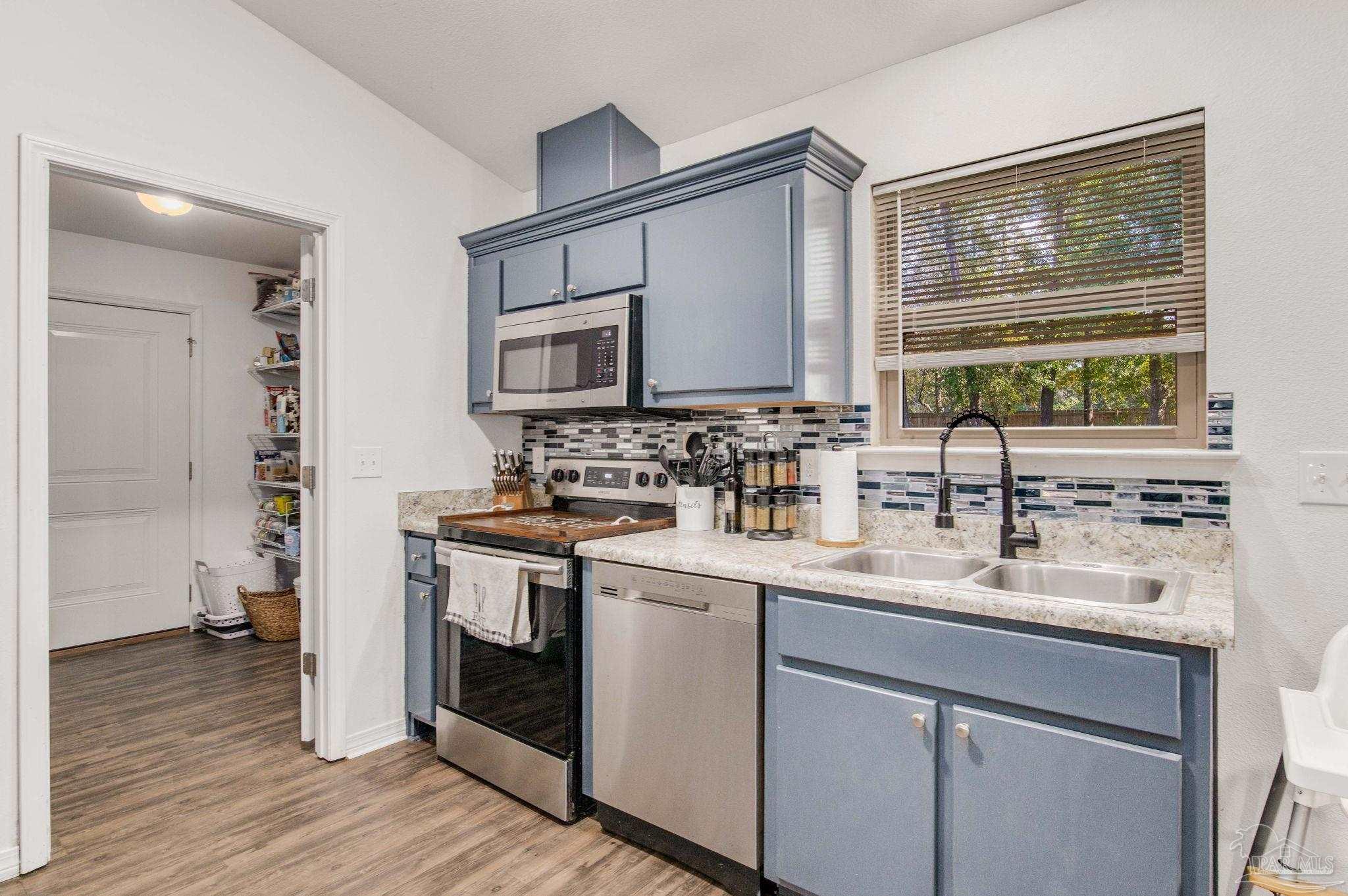 4492 Edgewood Drive Milton, FL 32583 - Photo 11 of 31