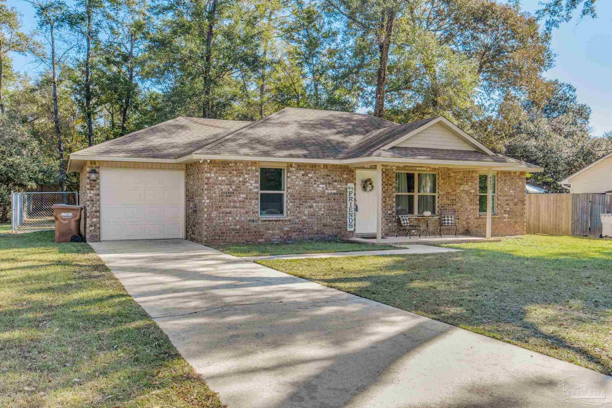 4492 Edgewood Drive Milton, FL 32583 - Photo 2 of 31