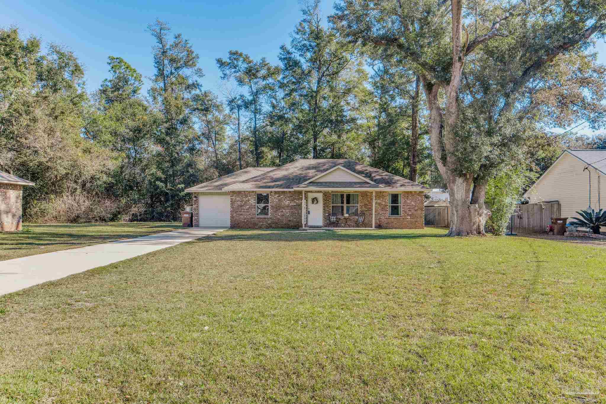 4492 Edgewood Drive Milton, FL 32583 - Photo 3 of 31