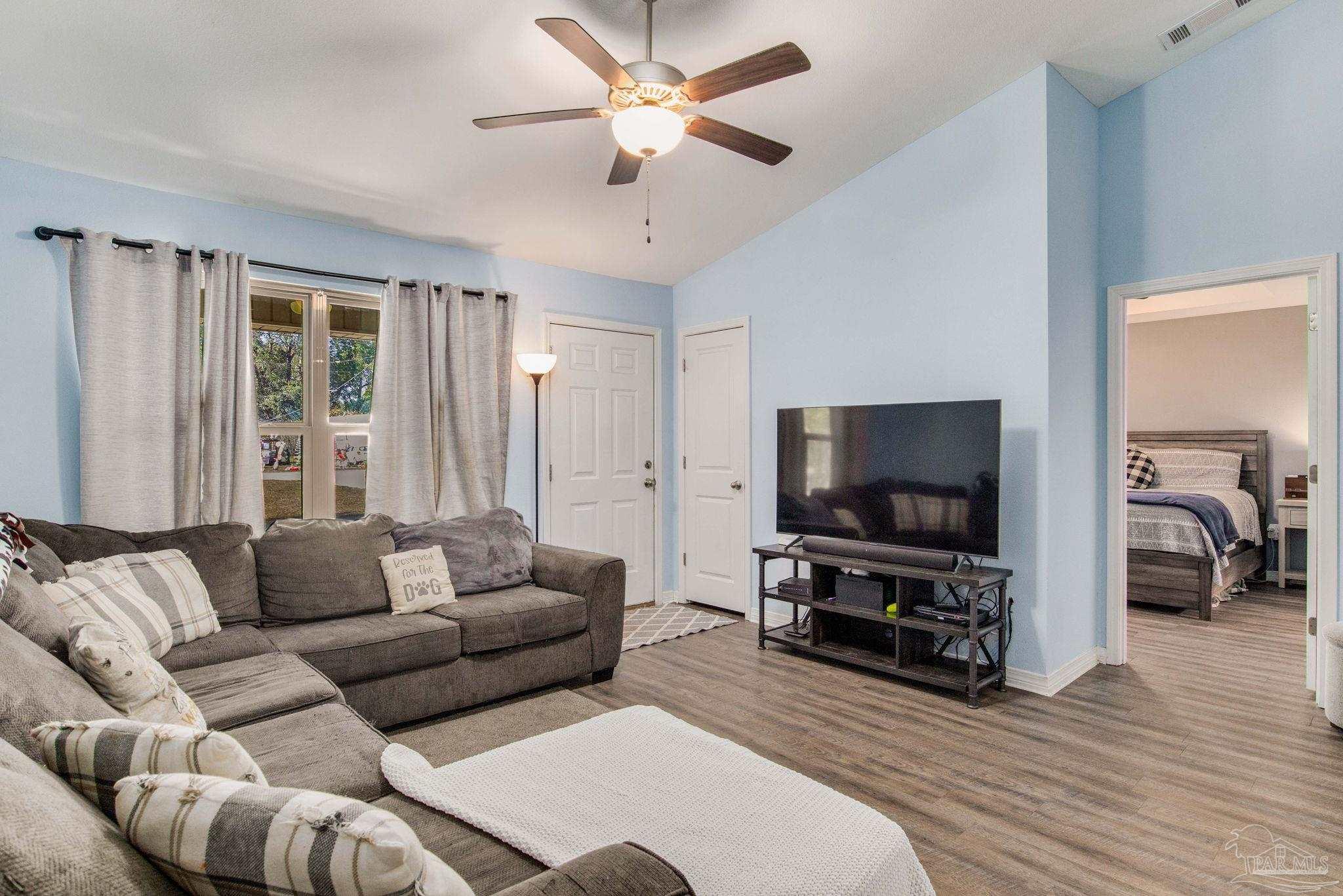 4492 Edgewood Drive Milton, FL 32583 - Photo 6 of 31