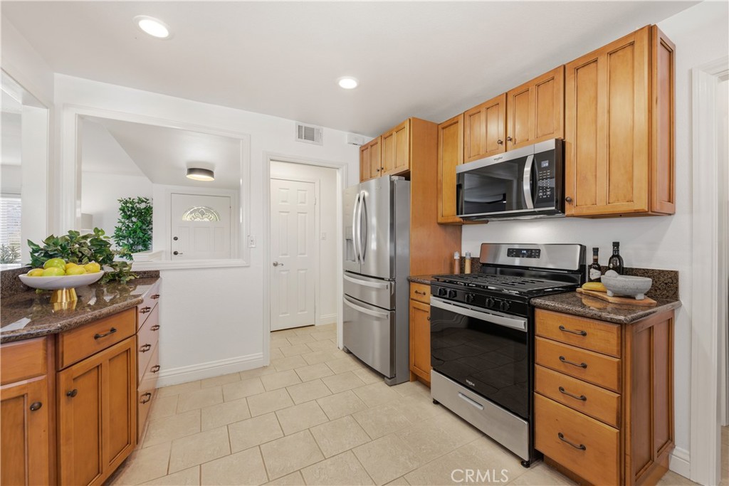 3525 Waco Avenue Simi Valley, CA 93063 - Photo 12 of 53