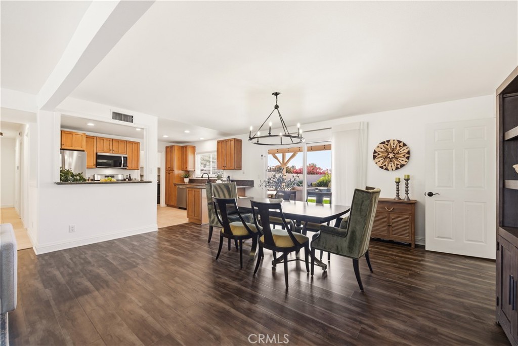 3525 Waco Avenue Simi Valley, CA 93063 - Photo 7 of 53