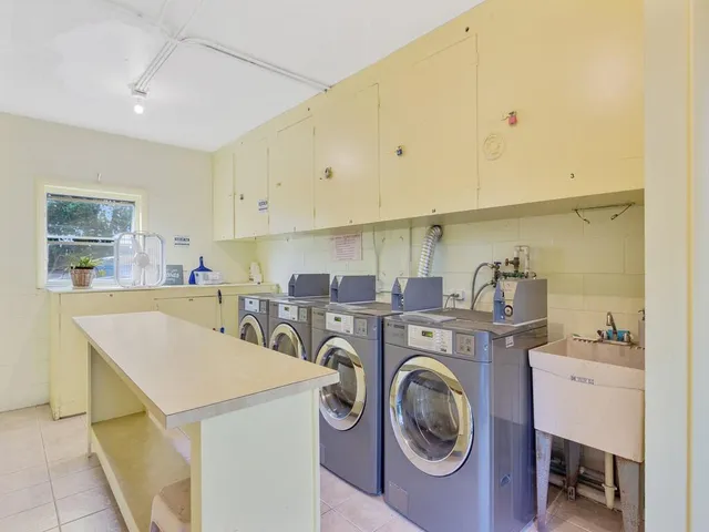 $145,000 | 677 Royal Palm Boulevard, Unit 6, Vero Beach, FL 32960