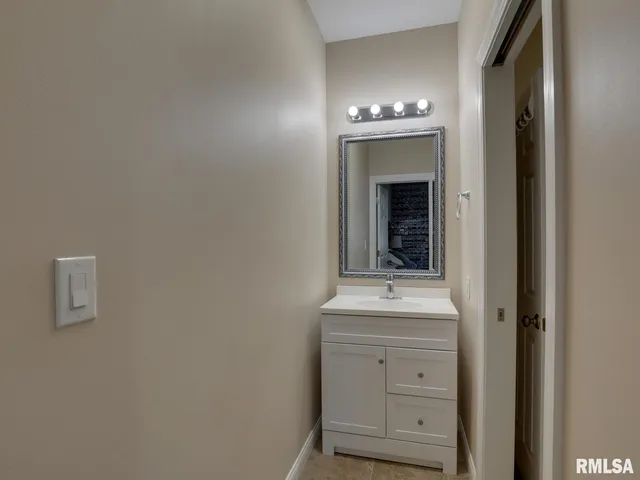 $378,000 | 325 South Gordon Street, Nauvoo, IL 62354