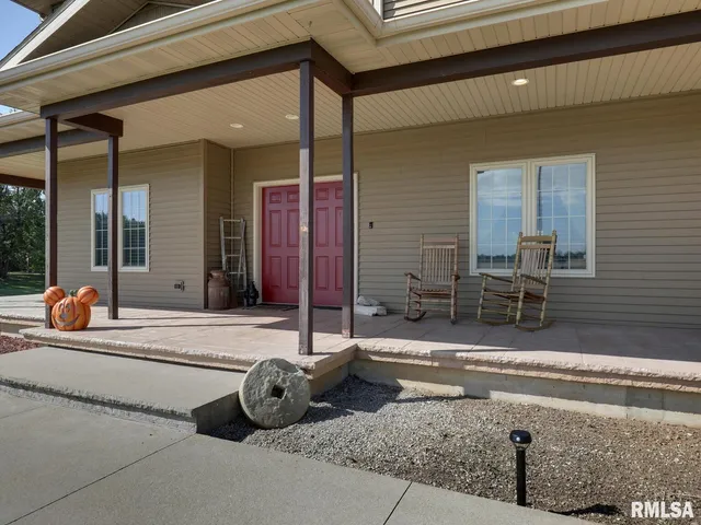 $378,000 | 325 South Gordon Street, Nauvoo, IL 62354