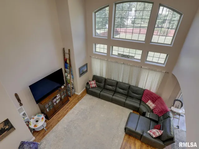 $378,000 | 325 South Gordon Street, Nauvoo, IL 62354