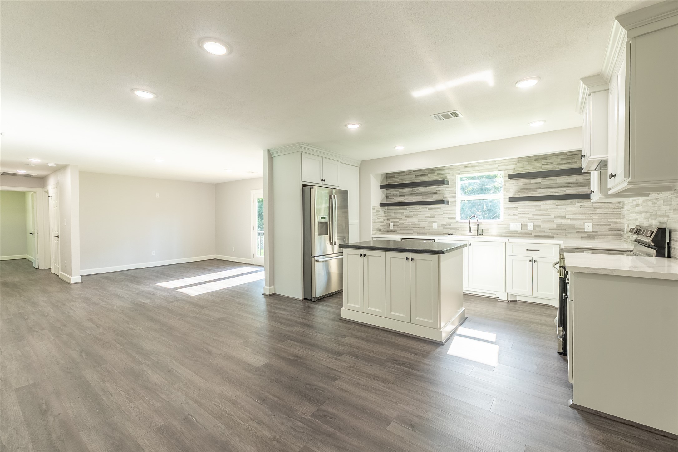 7728 White Rock Road Cleveland, TX 77328 - Photo 11 of 38