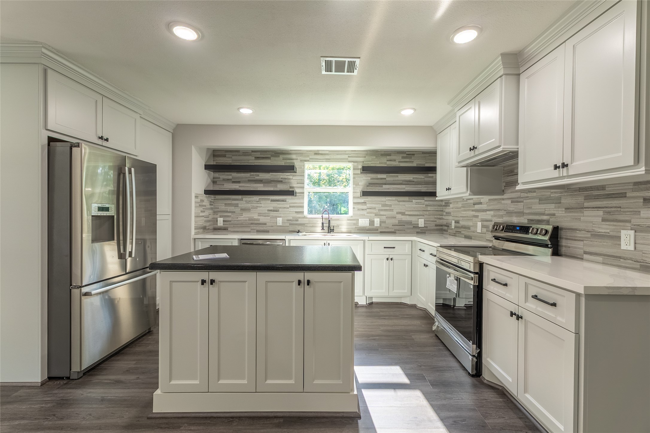 7728 White Rock Road Cleveland, TX 77328 - Photo 8 of 38