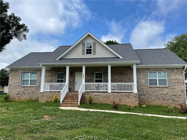 $2,195 | 206 Hassellwood Drive, Jamestown, NC 27282