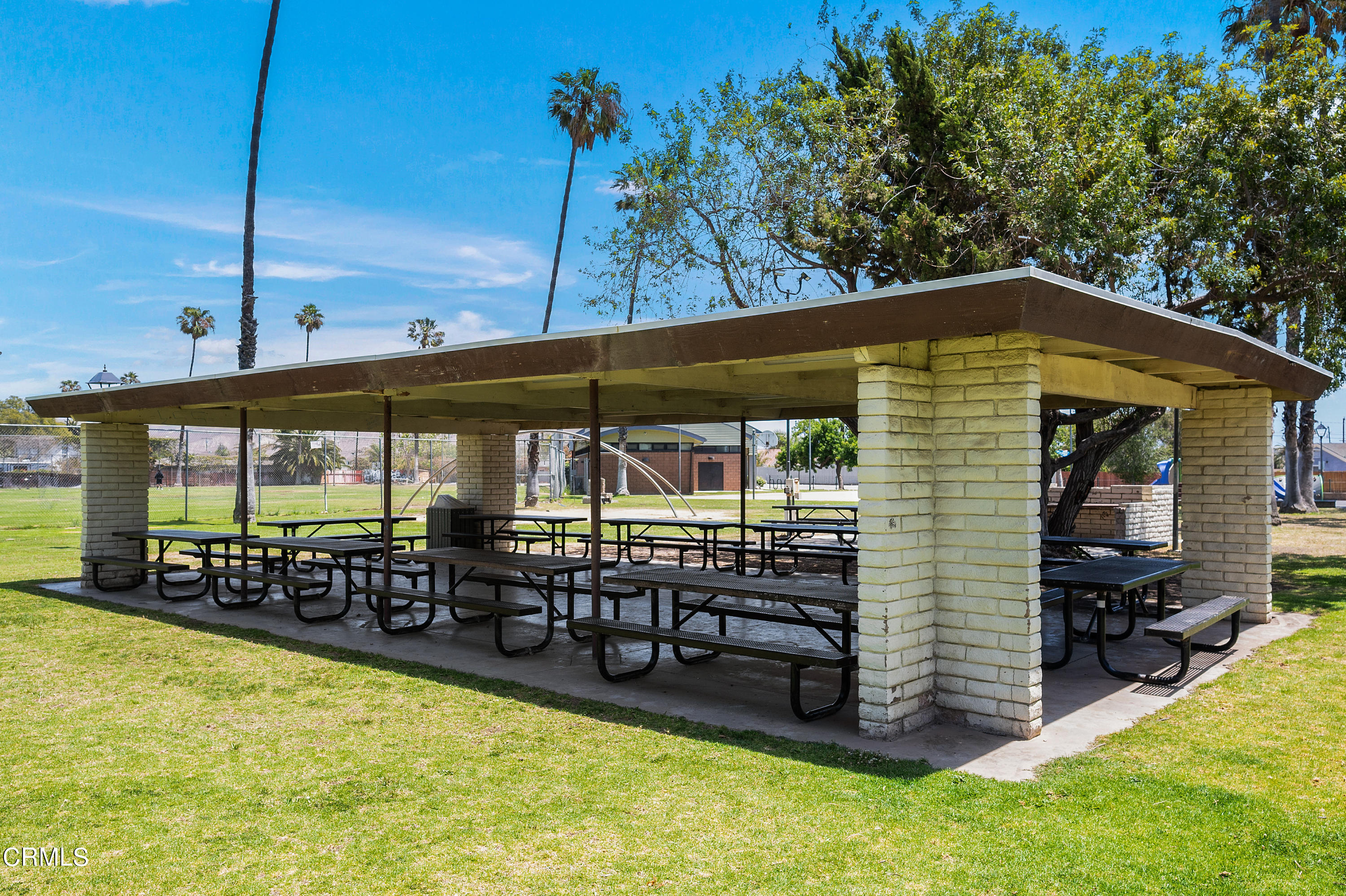 11208 Aster Street Ventura, CA 93004 - Photo 33 of 33 a view of a chairs and table in the patio