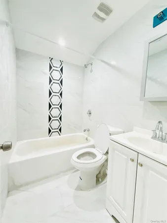 $3,250 | 139-20 Lakewood Avenue, Unit 2F | Jamaica