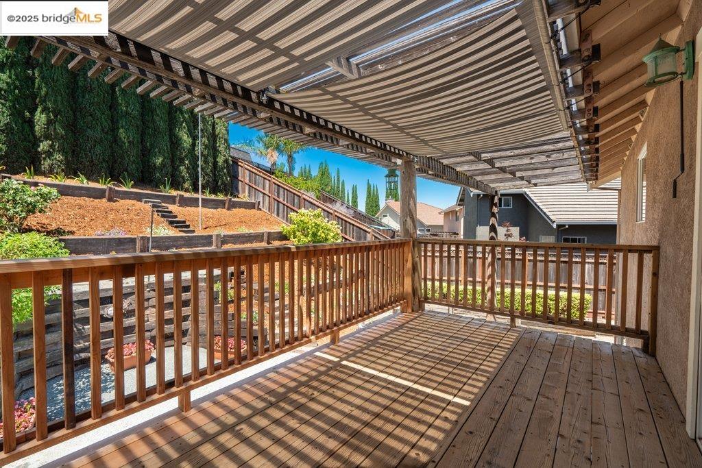 1003 Linda Vista Way Rio Vista, CA 94571 - Photo 31 of 60 View of wooden deck