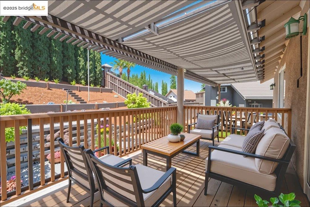 1003 Linda Vista Way Rio Vista, CA 94571 - Photo 32 of 60 Deck with an outdoor hangout area