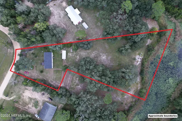 $239,900 | 133 West Oak Cir Drive, Interlachen, FL 32148