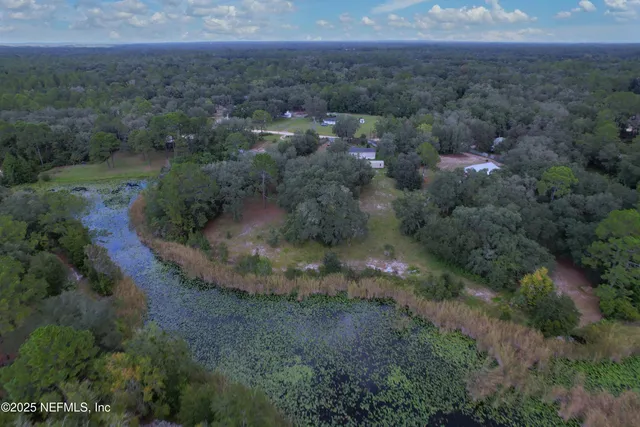 $239,900 | 133 West Oak Cir Drive, Interlachen, FL 32148