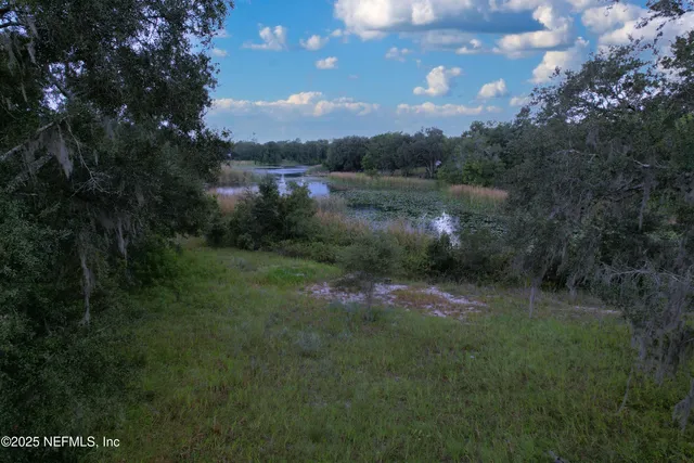 $239,900 | 133 West Oak Cir Drive, Interlachen, FL 32148