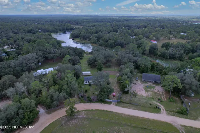 $239,900 | 133 West Oak Cir Drive, Interlachen, FL 32148