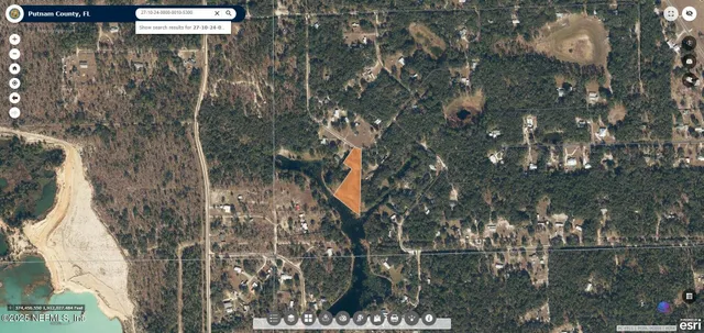 $239,900 | 133 West Oak Cir Drive, Interlachen, FL 32148