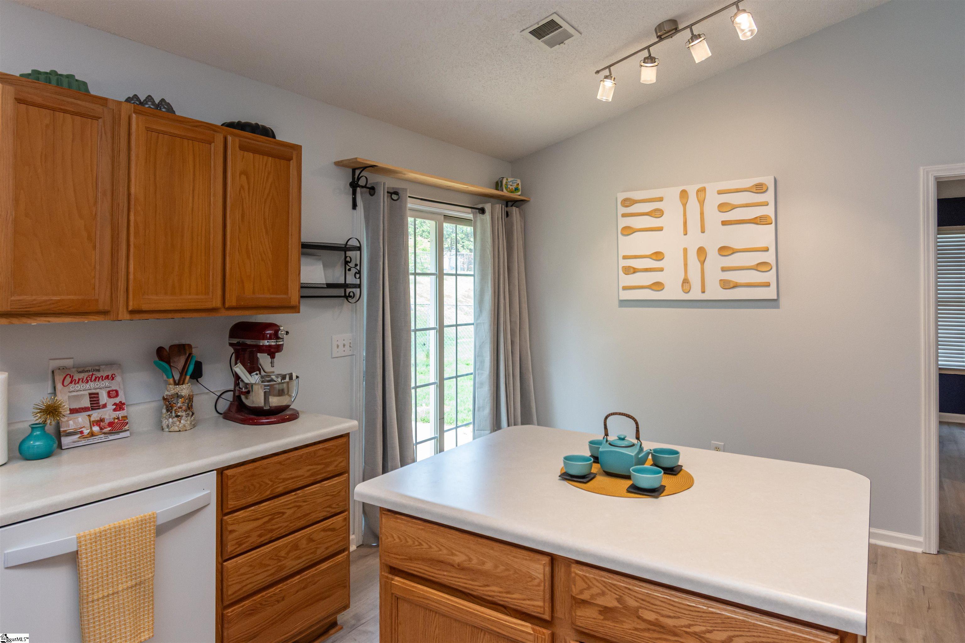 727 Evelyn Mae Road Inman, SC 29349 - Photo 14 of 29