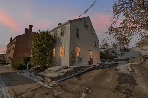 $305,000 | 12 Portland Avenue, Unit 1, Dover, NH 03820