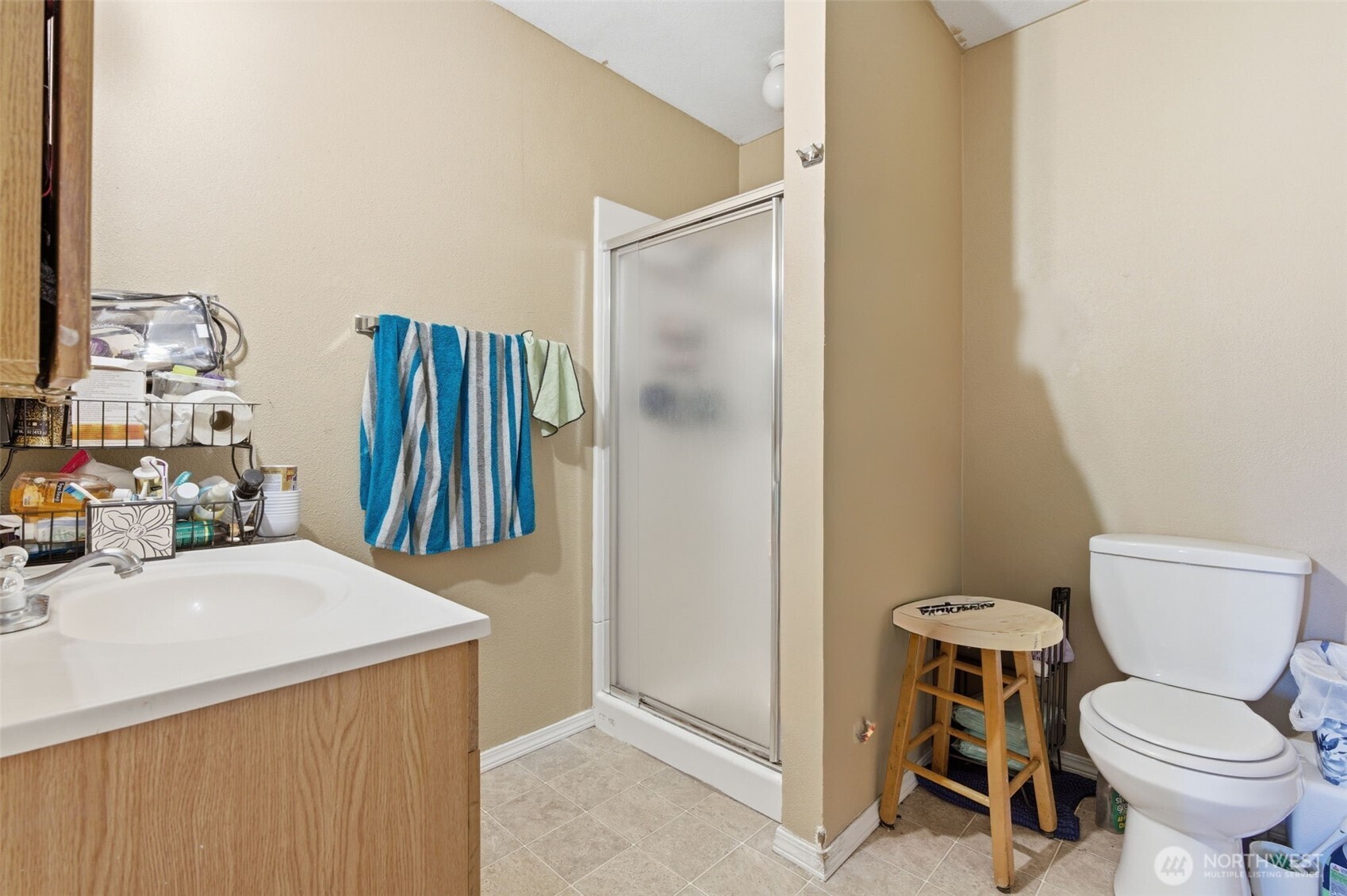 3017 Galvin Road, Unit A Centralia, WA 98531 - Photo 12 of 39 a bathroom with a sink toilet and a shower