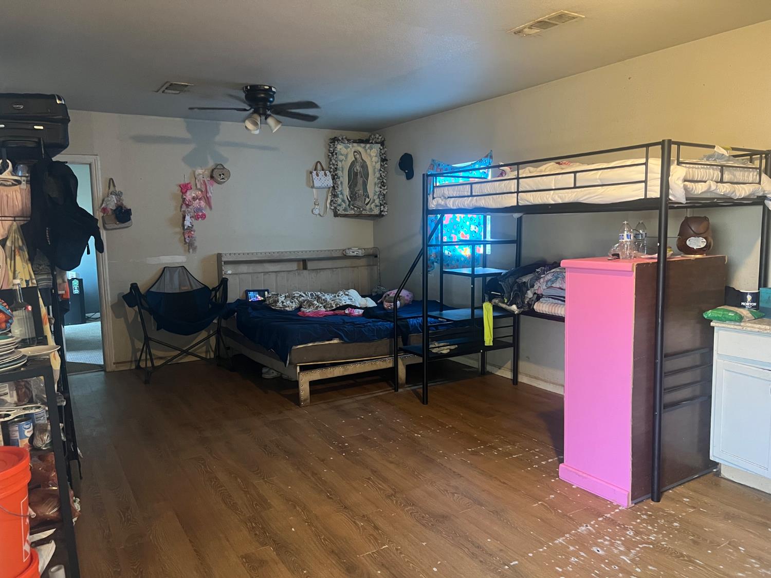 1514 Eureka Street Modesto, CA 95358 - Photo 8 of 14 a living room with furniture