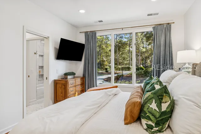 $1,095,000 | 93 Saw Timber Drive, Hilton Head Island, SC 29926