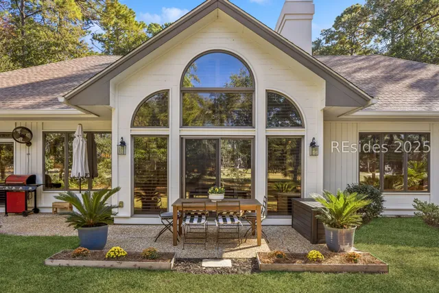 $1,095,000 | 93 Saw Timber Drive, Hilton Head Island, SC 29926