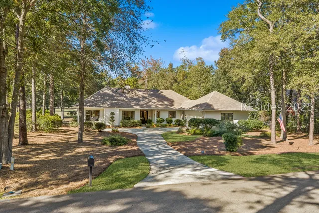 $1,095,000 | 93 Saw Timber Drive, Hilton Head Island, SC 29926