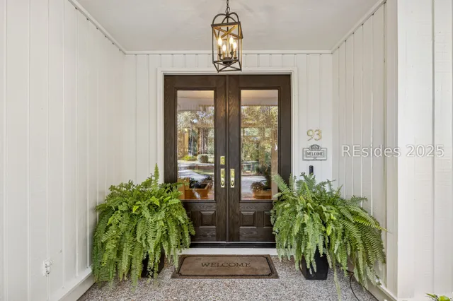 $1,095,000 | 93 Saw Timber Drive, Hilton Head Island, SC 29926