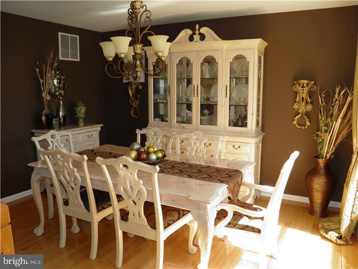 36 Moray Lane Sewell, NJ 08080 - Photo 10 of 24 Dining Room