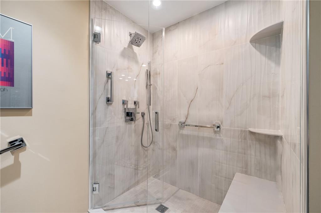 540 North Neville Street, Unit 405 Pittsburgh, PA 15213 - Photo 17 of 23 a view of a bathroom