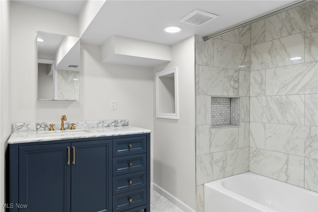 2520 Milton Road Cleveland, OH 44118 - Photo 18 of 23 Gallery Image 18