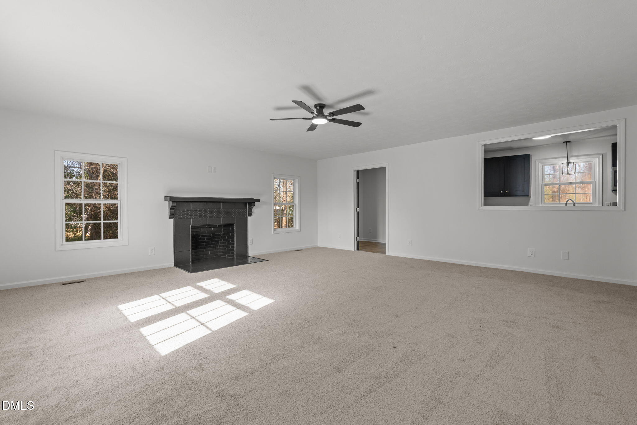 5420 Shipman Road Hope Mills, NC 28348 - Photo 4 of 31