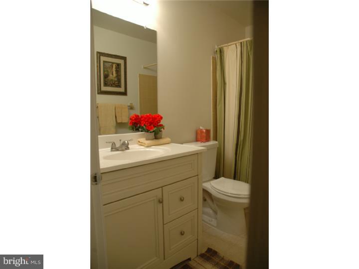 16 Hopkinson Court, Unit 157 Wayne, PA 19087 - Photo 13 of 21 Gallery Image 13