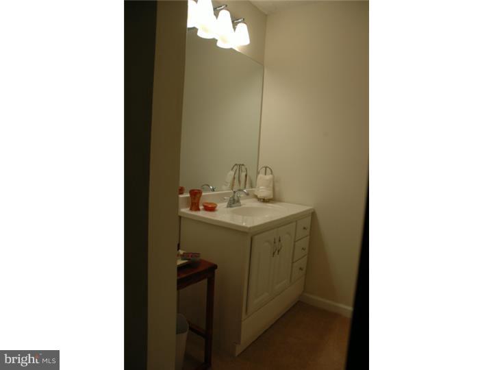 16 Hopkinson Court, Unit 157 Wayne, PA 19087 - Photo 14 of 21 Gallery Image 14