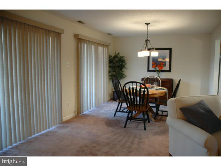 16 Hopkinson Court, Unit 157 Wayne, PA 19087 - Photo 4 of 21 Gallery Image 4