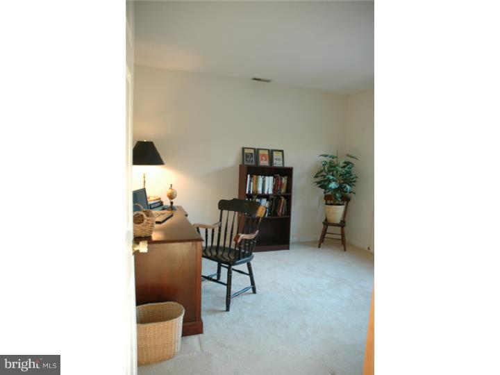 16 Hopkinson Court, Unit 157 Wayne, PA 19087 - Photo 8 of 21 Gallery Image 8