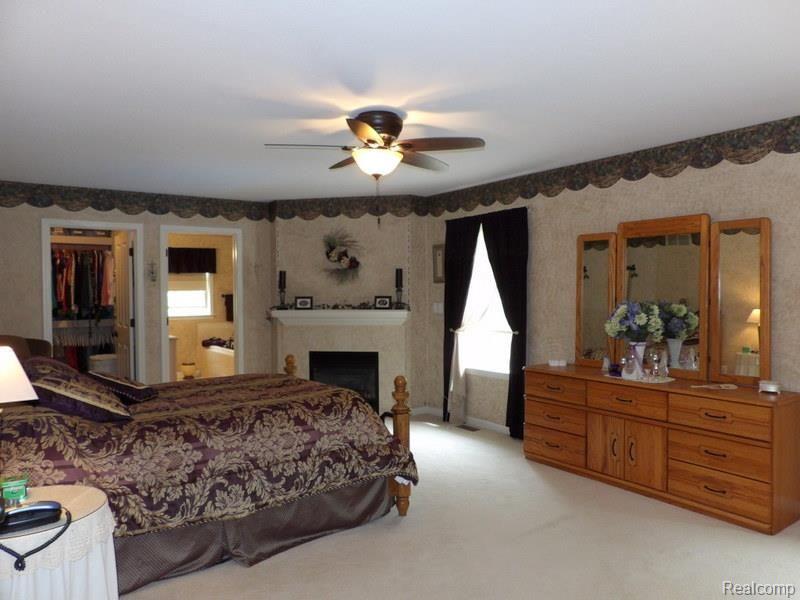 27609 King Road Romulus, MI 48174 - Photo 53 of 67 100_2701.jpg