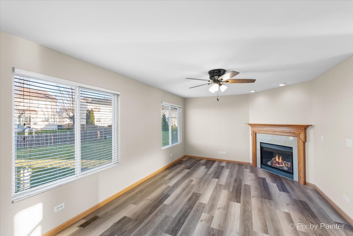 1065 Port Royal Road Pingree Grove, IL 60140 - Photo 2 of 40