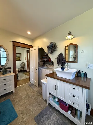 $91,900 | 103 Johnson Pyle Drive, Altona, IL 61414