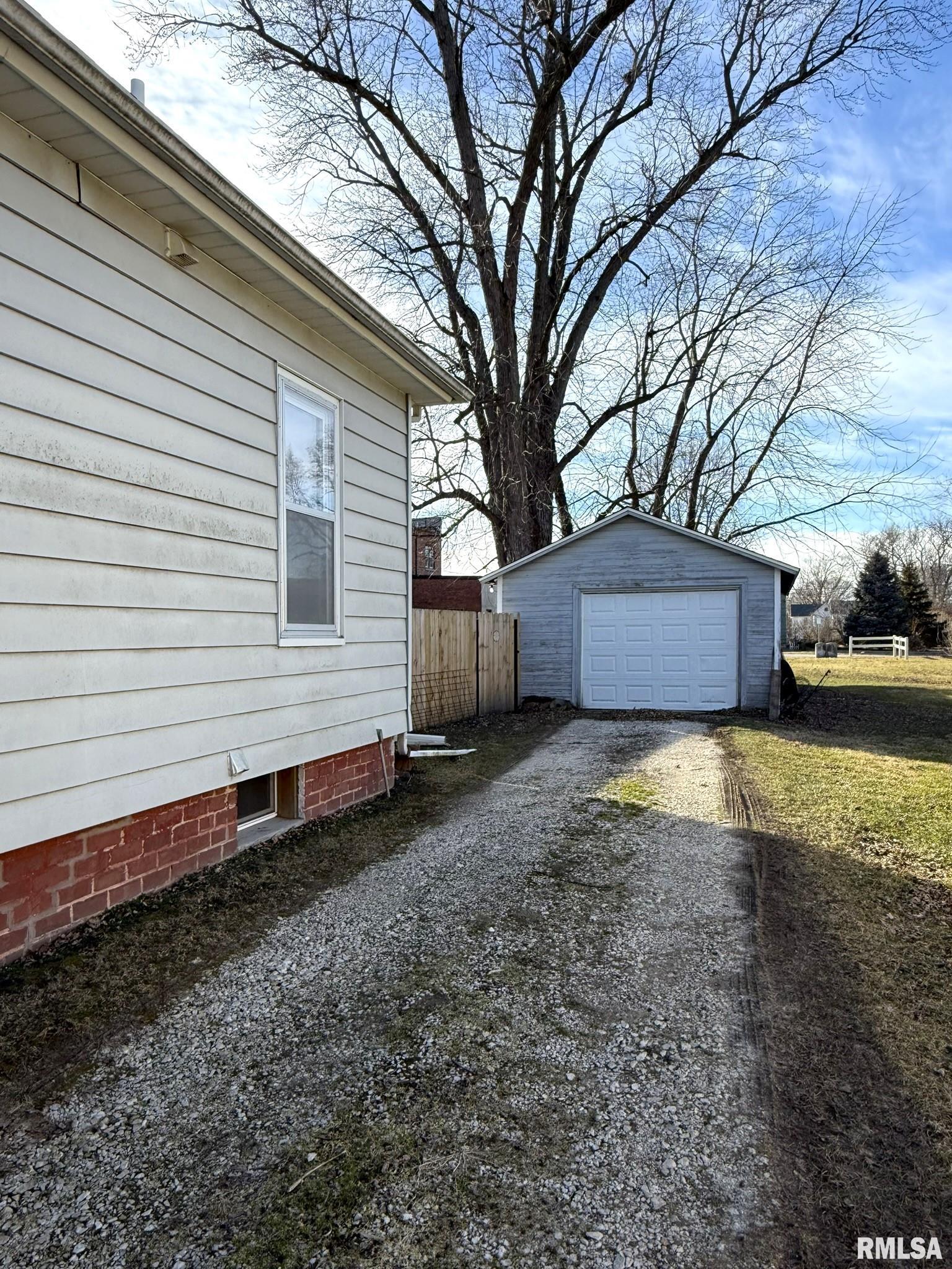 103 Johnson Pyle Drive Altona, IL 61414 - Photo 9 of 50