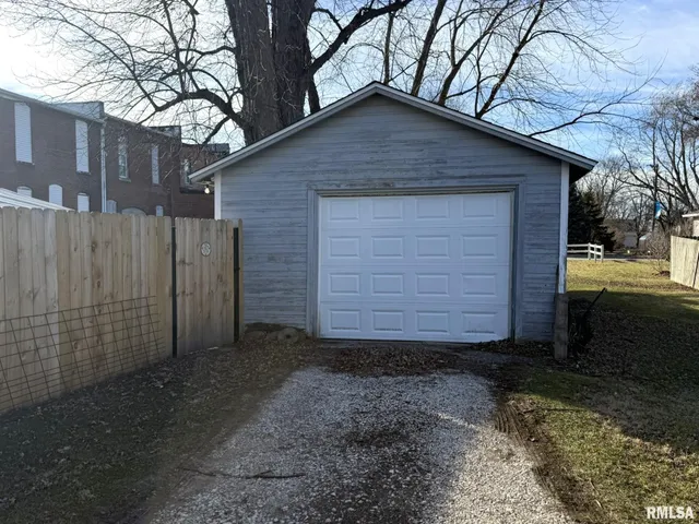 $91,900 | 103 Johnson Pyle Drive, Altona, IL 61414
