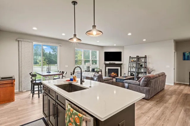 $644,000 | N55-w20134 Magnolia Lane, Menomonee Falls, WI 53051