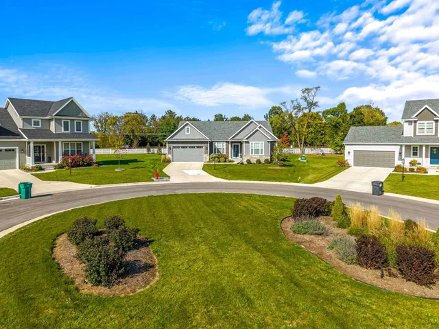$644,000 | N55-w20134 Magnolia Lane, Menomonee Falls, WI 53051