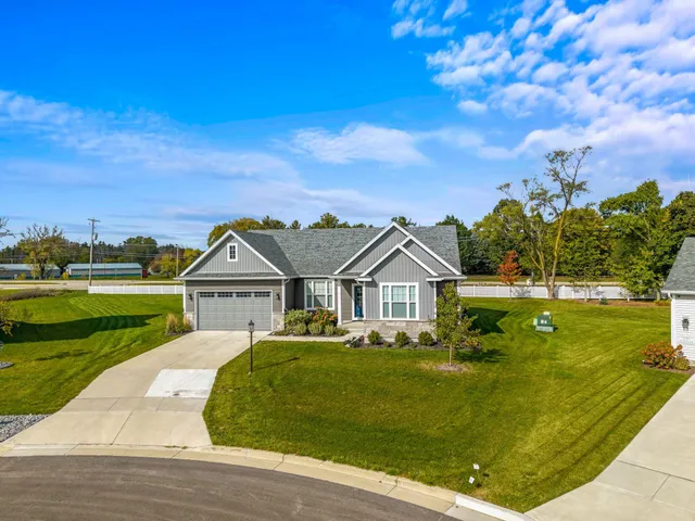 $644,000 | N55-w20134 Magnolia Lane, Menomonee Falls, WI 53051