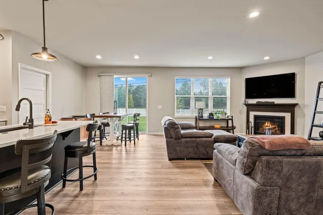 $644,000 | N55-w20134 Magnolia Lane, Menomonee Falls, WI 53051