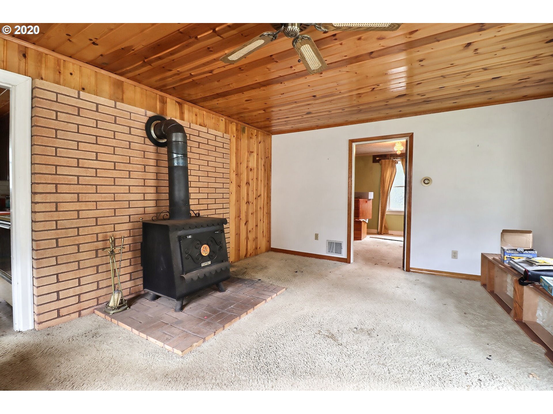 5301 Southeast Jenne Road Portland, OR 97236 - Photo 3 of 21